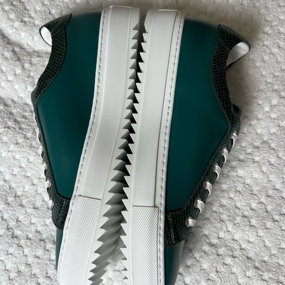 NIB. Tiannia Barnes MEN'S BILLY LEATHER LOW-TOP
SNEAKER IN EBONY OLIVE - Picture 8 of 15